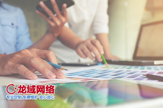 如何合理安排人員比例呢？就要看在一款產品中，產品經理和運營哪個更重要